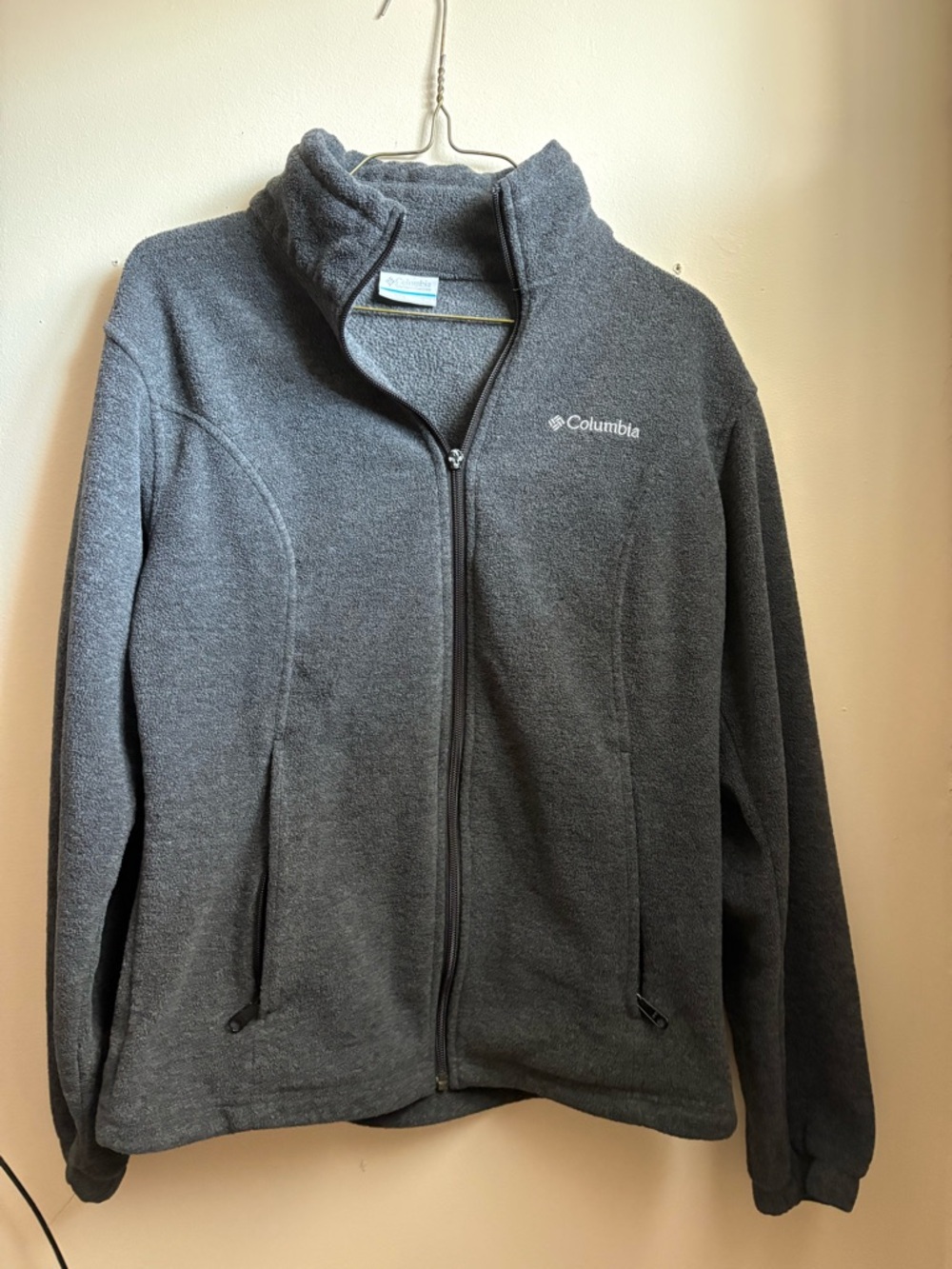 Columbia Charcoal Gray Fleece Jacket - Broken zipper but still works